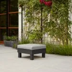 ELEMENTS ASZTAL PÁRNÁVAL